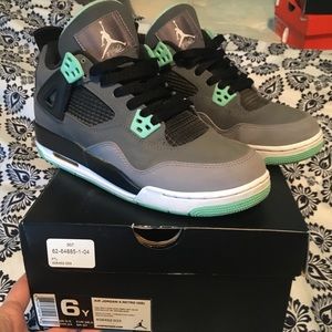 Jordan retro 4s Green glow